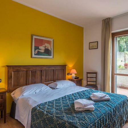Hotel Le Rocce マジョーネ エクステリア 写真