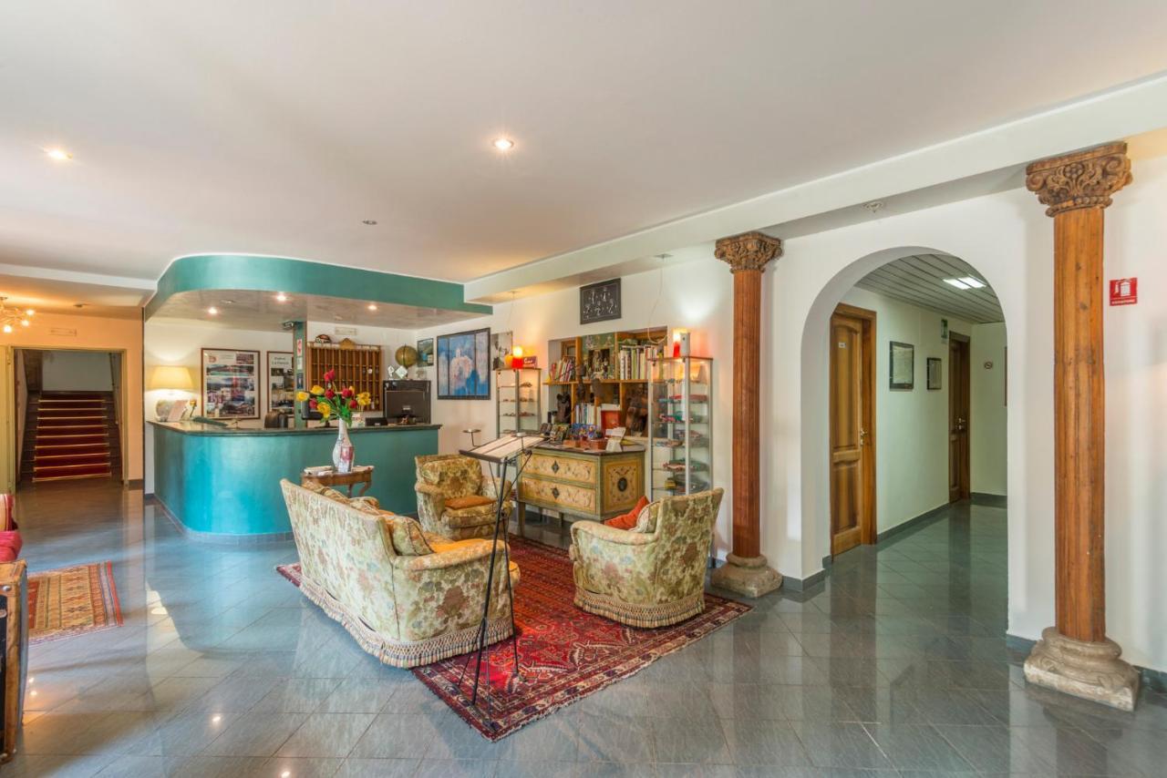 Hotel Le Rocce マジョーネ エクステリア 写真