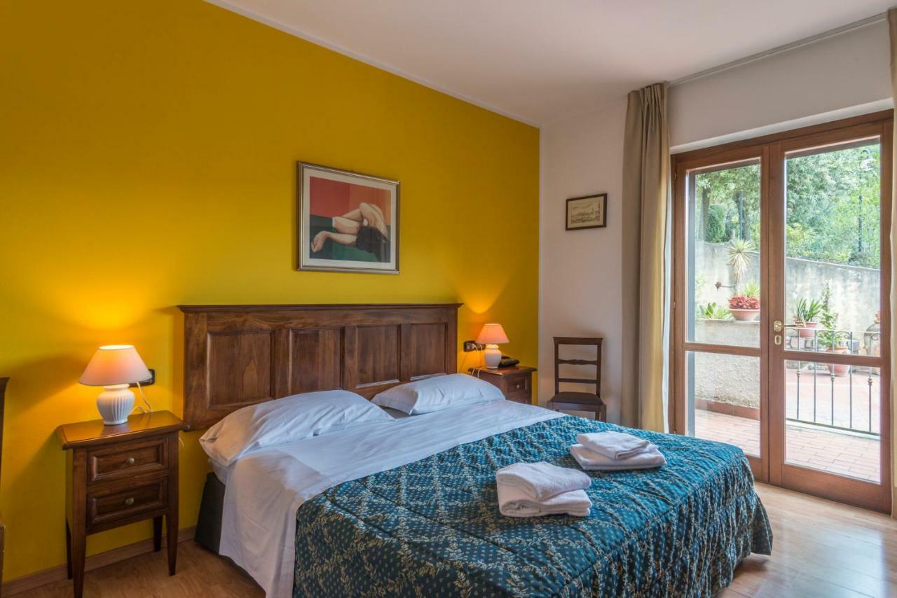 Hotel Le Rocce マジョーネ エクステリア 写真
